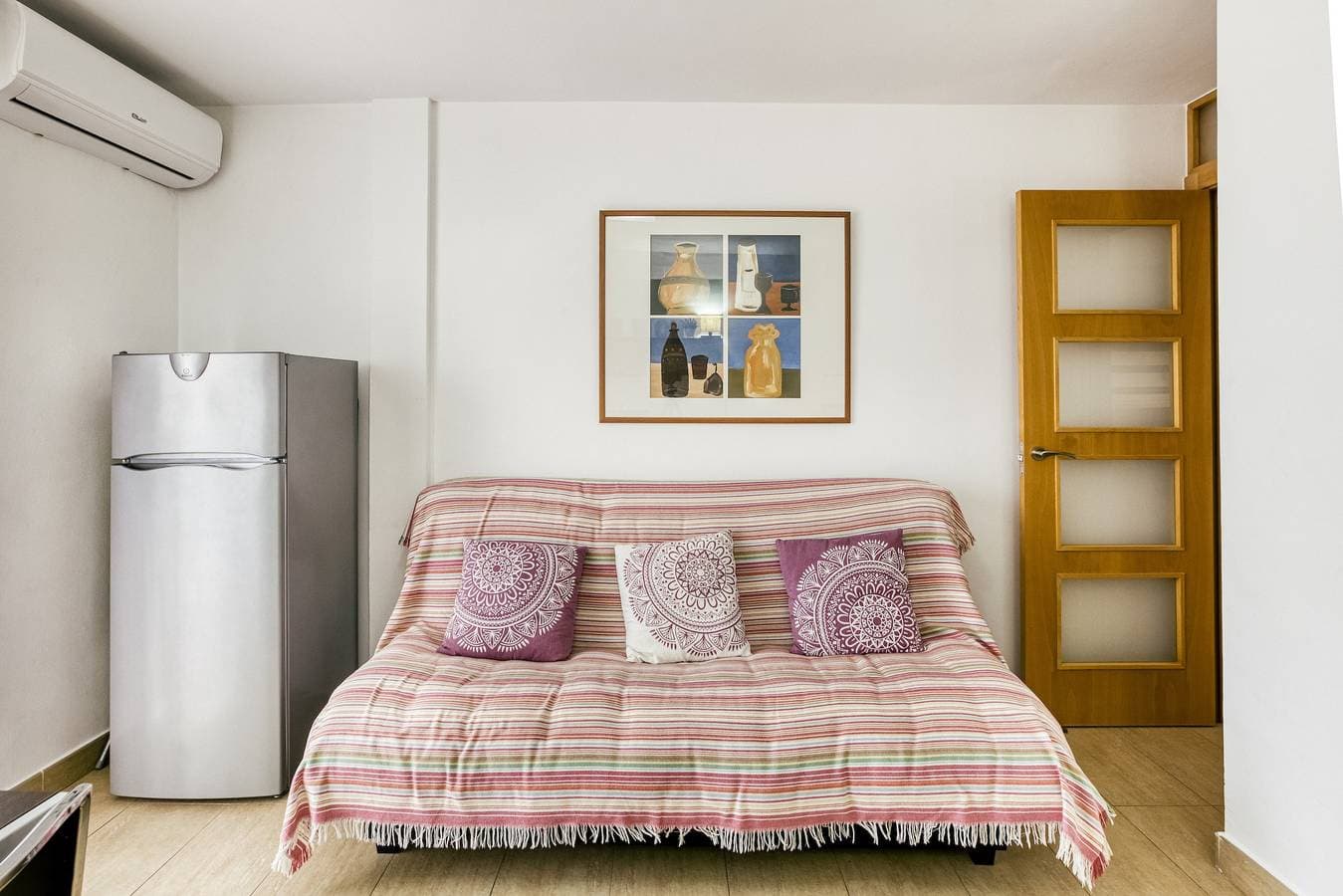 Foto 3 von 23: Ferienwohnung "Karina 17" mit Meerblick, A/C, WLAN & Parkplatz