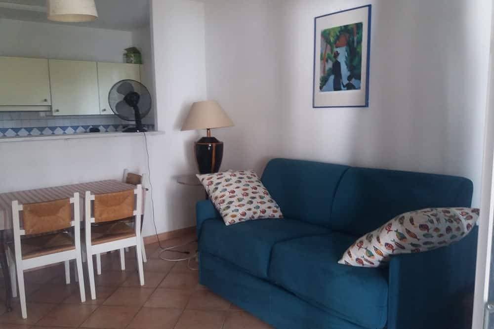 Foto 5 von 9: Beautiful, fully-equipped, climate-controlled, sea-view apartment in Le Rayol, sleeps 2 to 4.