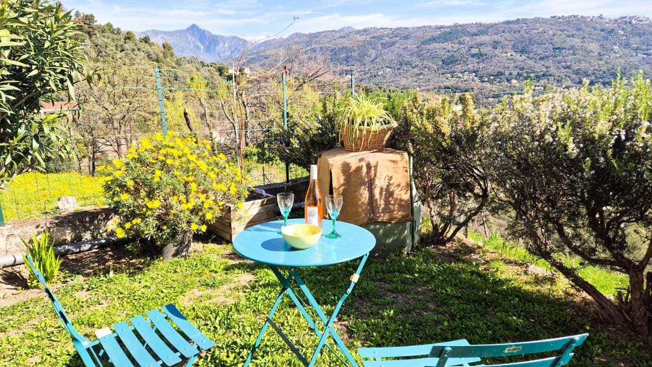 Joli appartement atypique avec terrasse au calme 1