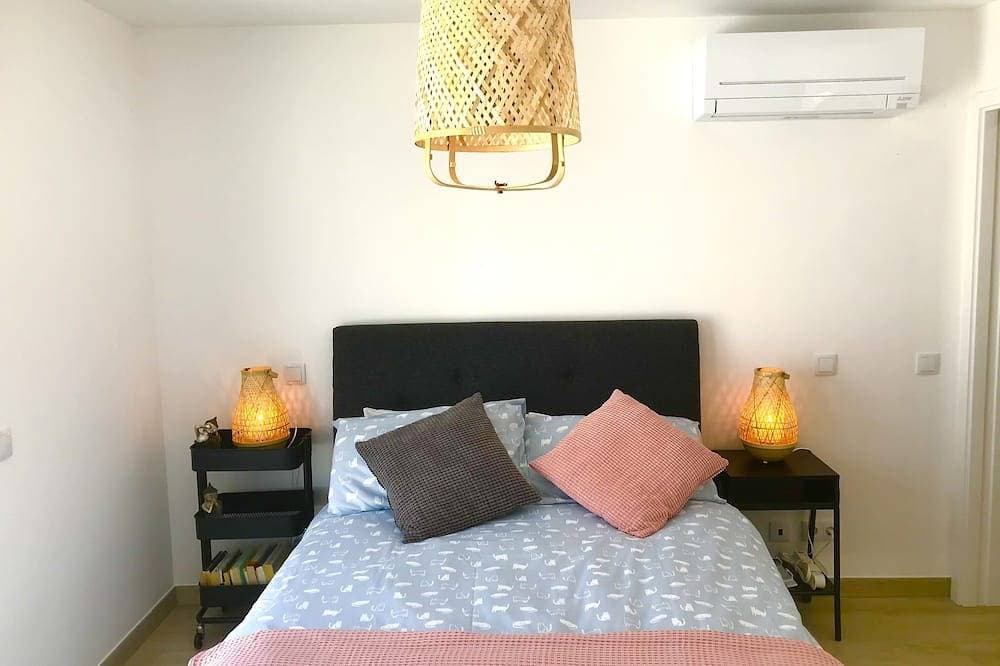 Foto 3 von 30: Stunning Villa with Private Pool Sea Views and Walk to Beach