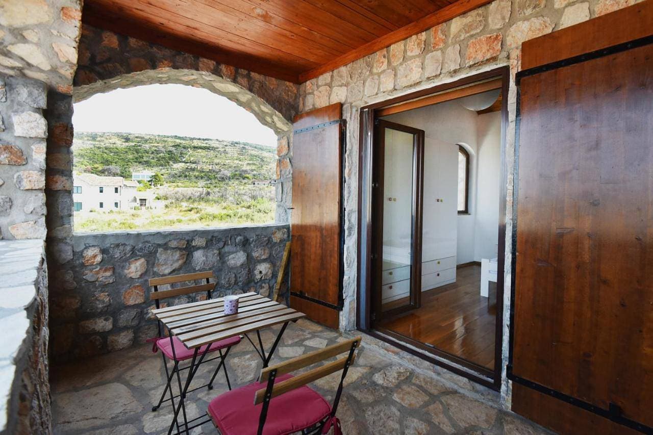 Foto 4 von 5: Villa with Sea View