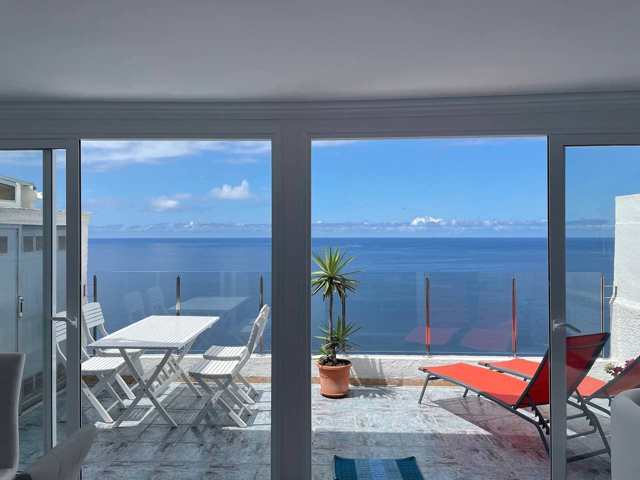 Foto 5 von 31: Ferienwohnung 'Exclusive Views On Top Of The Ocean' mit Meerblick, privater Terrasse & WLAN