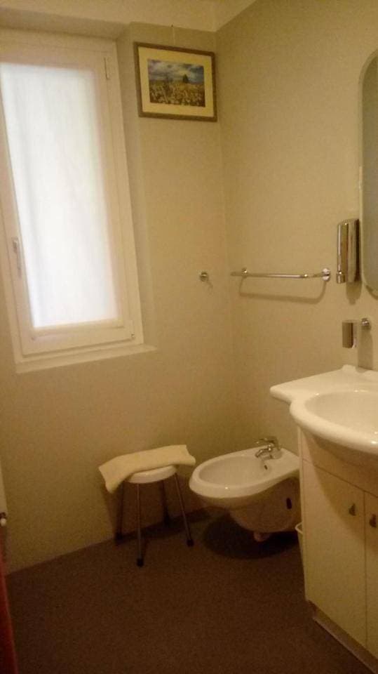 Foto 10 von 13: Standard Double or Twin Room