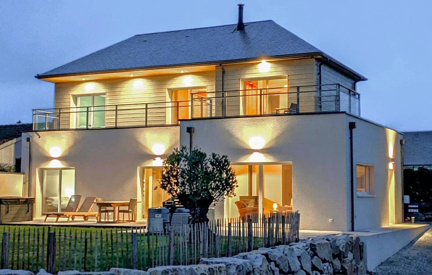 Foto 4 von 46: Gemütlich, 2 km vom Strand entfernt: 180 m² große Wohnung mit Garten, Whirlpool und WLAN