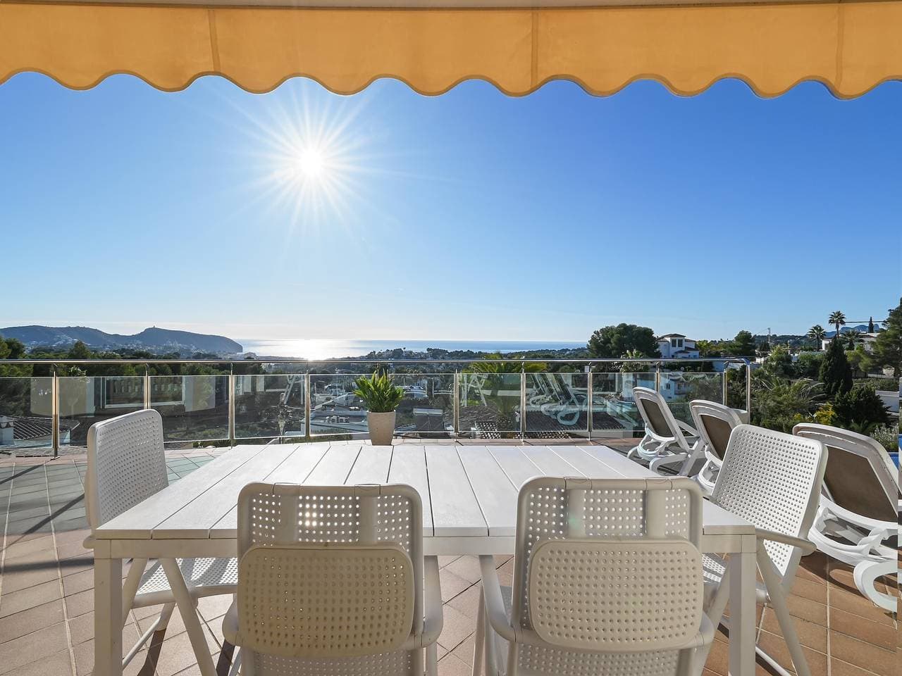 Foto 6 von 82: Villa in Moraira mit Pool am Strand