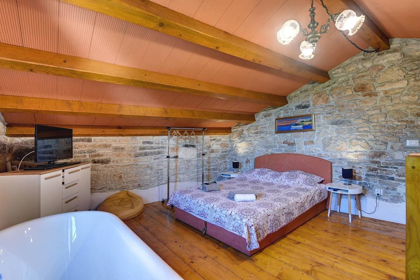 Foto 12 von 20: Steinhaus mit privatem und großem Pool, WLAN, BBQ