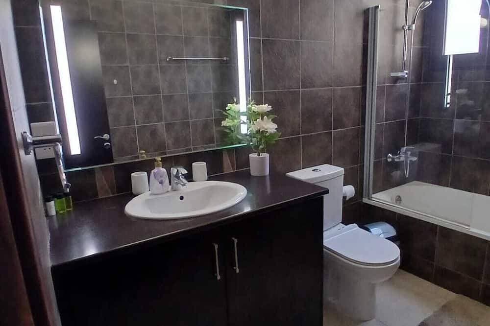 Foto 11 von 26: Charming 2-bedroom apartment in Larnaca with WiFi and AC