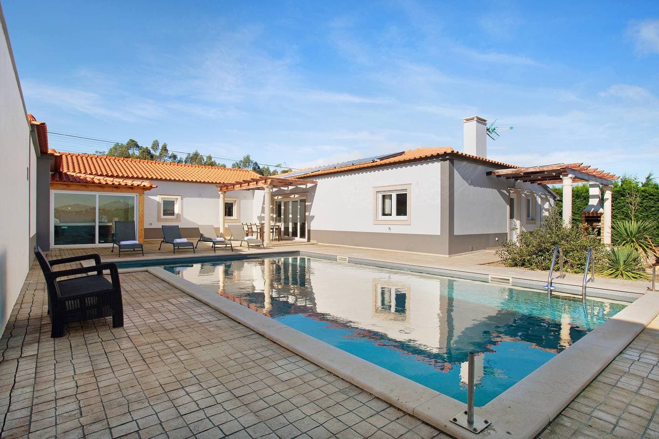 Villa Rosa com Piscina e Jacuzzi 1