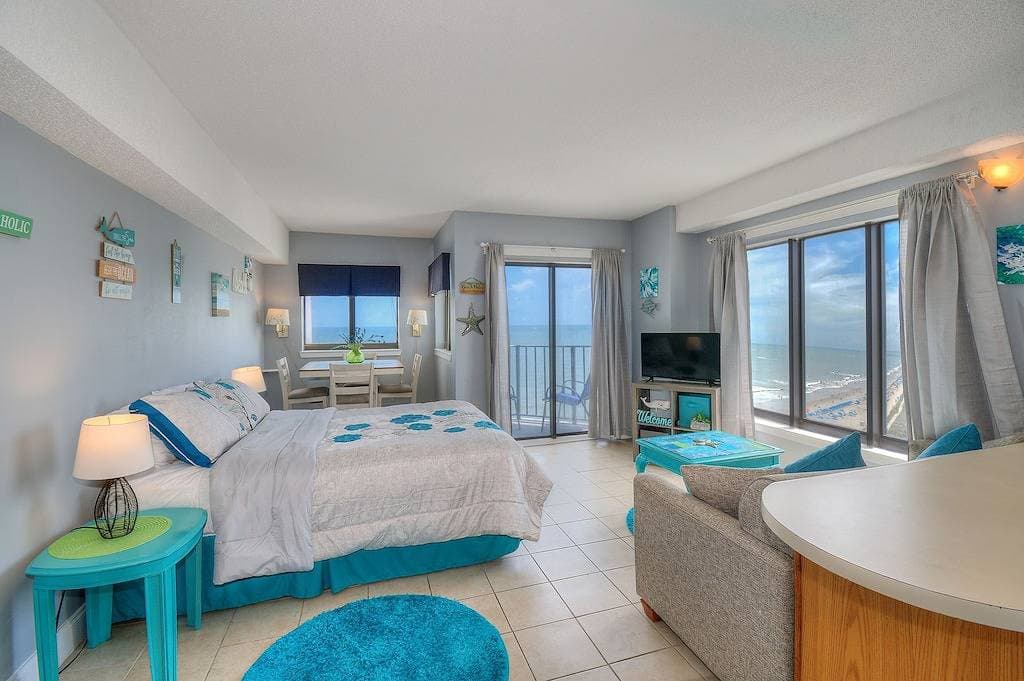 Foto 3 von 9: The Palace Resort 903-Oceanfront Studio in Myrtle Beach!