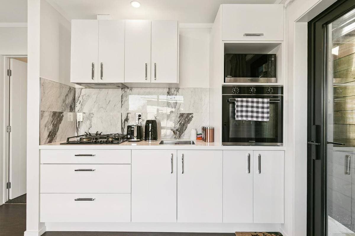 Foto 6 von 17: Moderne 1-Zimmer-Wohnung, privater Eingang, voll ausgestattete Küche