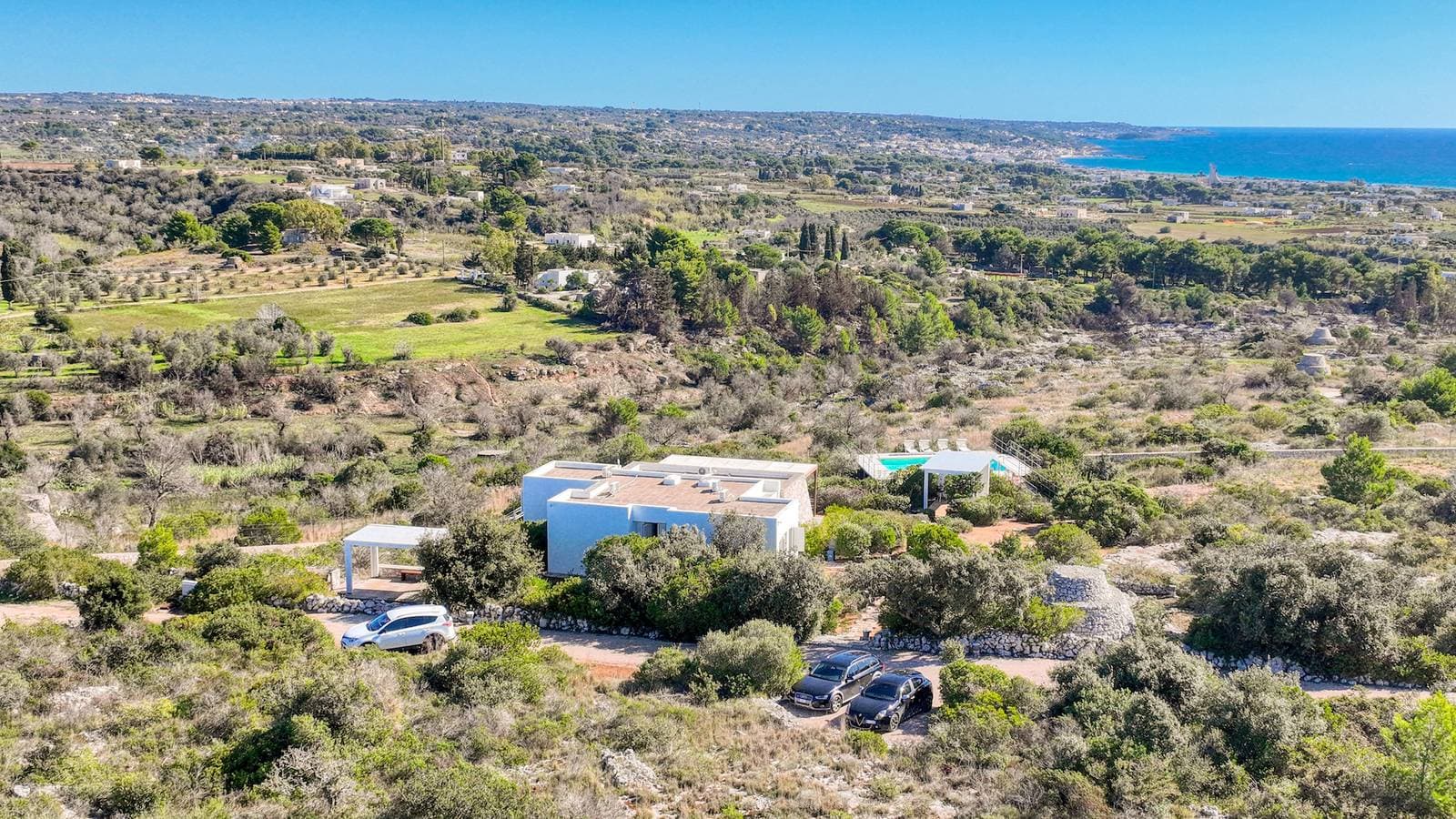 Foto 4 von 47: Panorama-Villa mit schönem Pool in Strandnähe