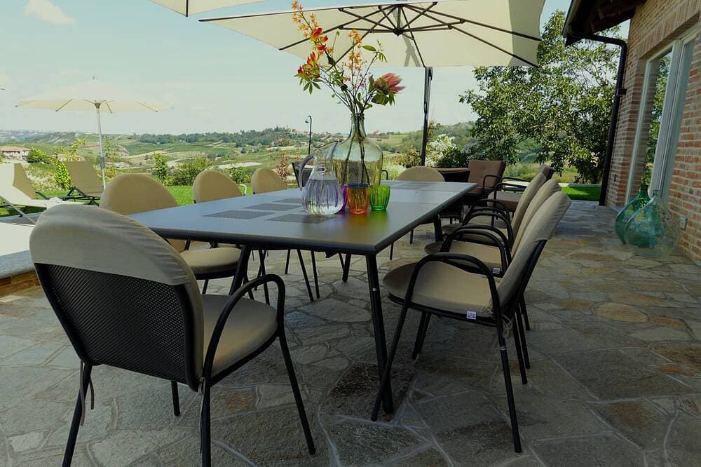 Foto 11 von 30: Spectacular villa with private pool and views on the vineyards and the alps