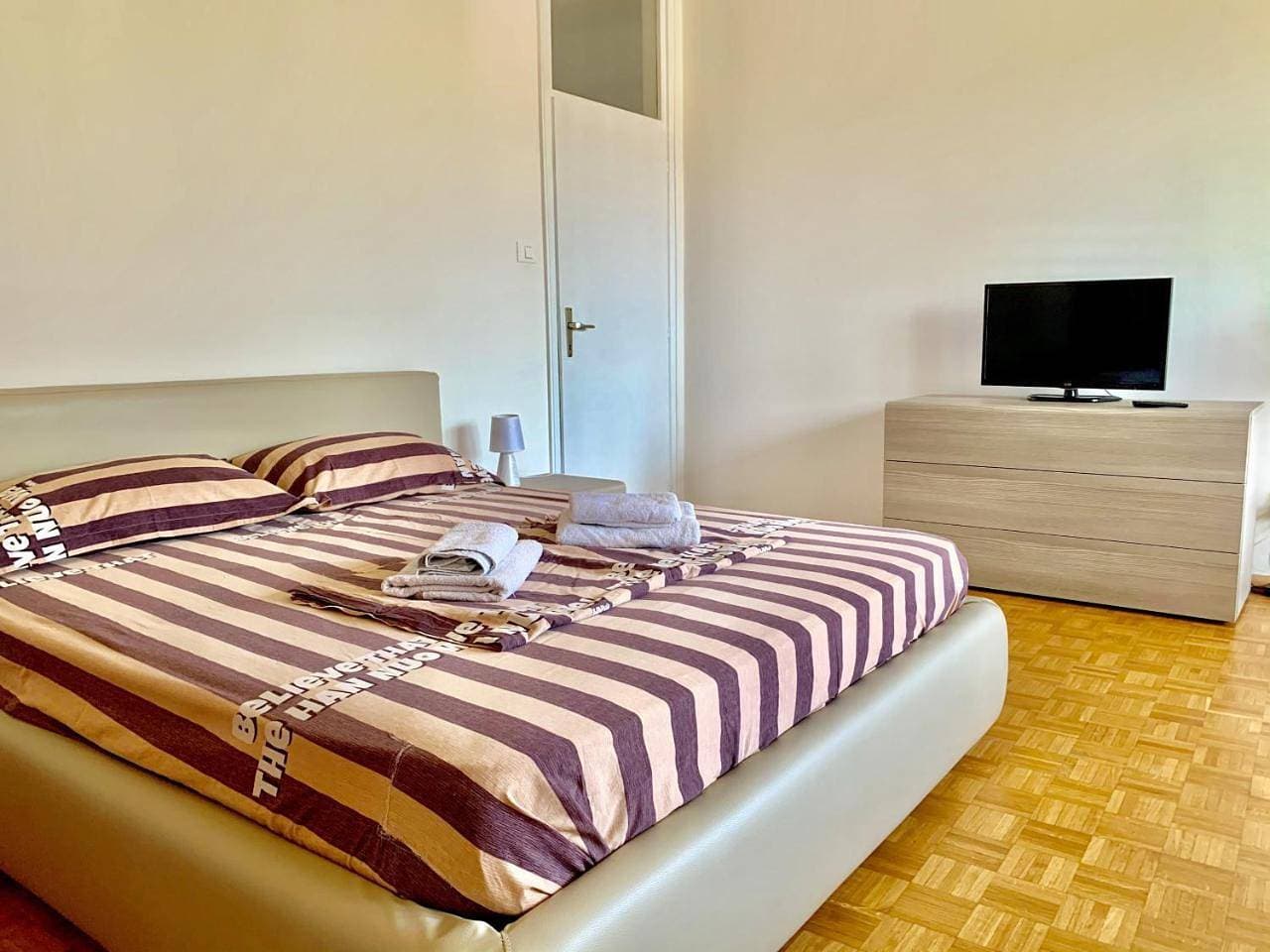 Foto 13 von 17: Two-Bedroom Apartment with Balcony