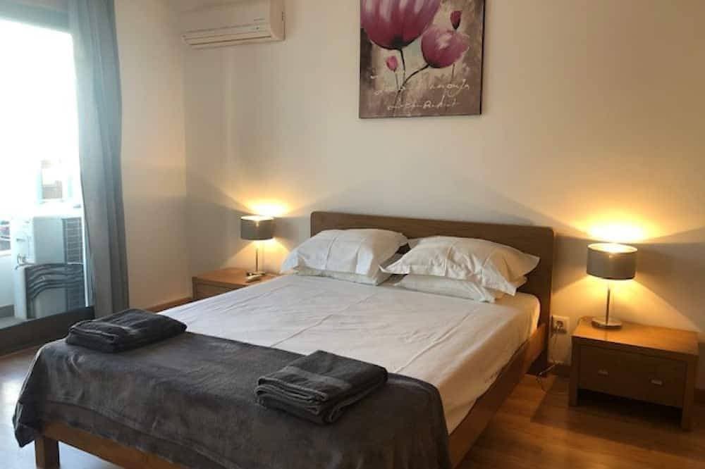 Foto 3 von 17: Erdgeschosswohnung mit Pool, zentrale Lage