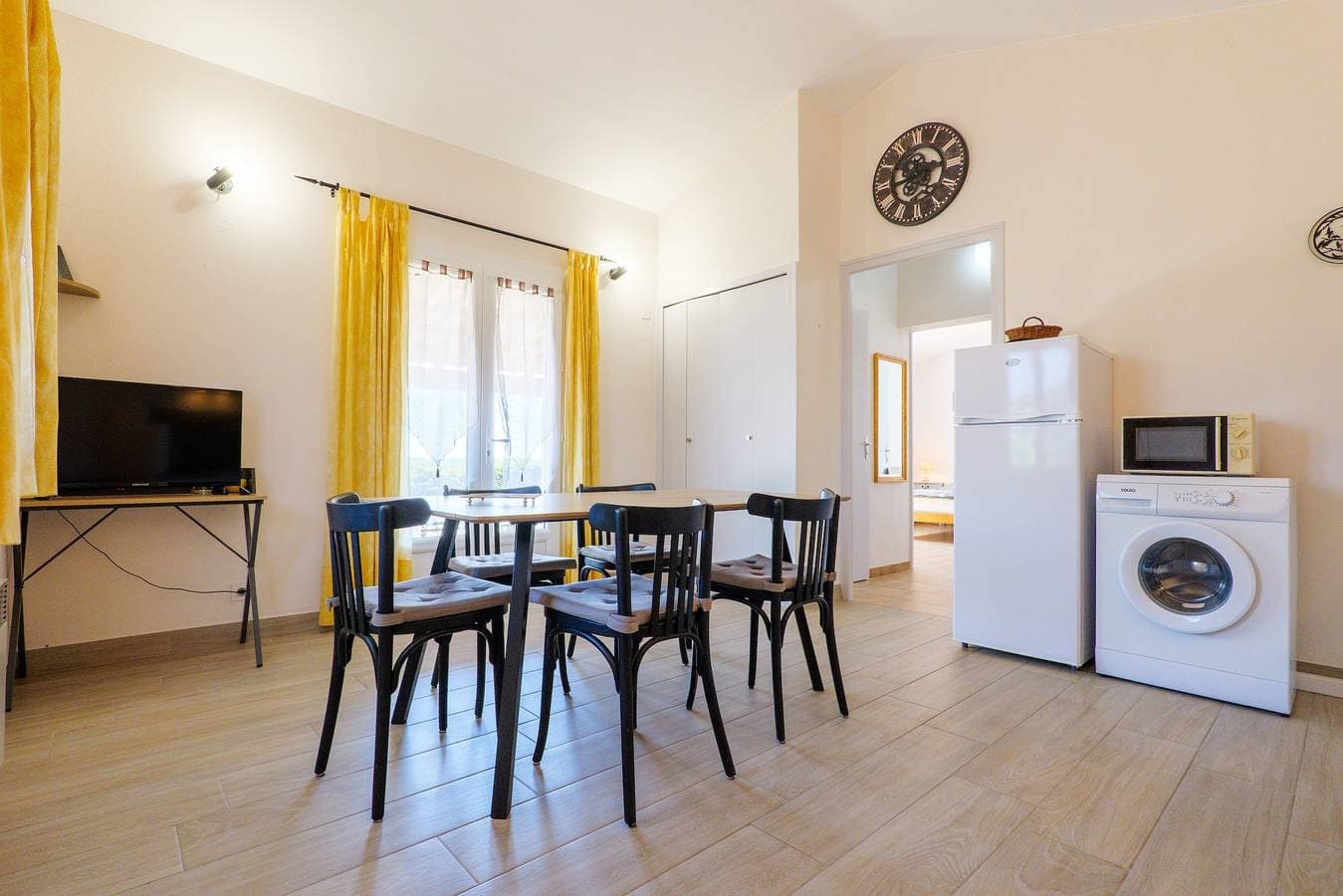 Foto 7 von 31: Gîte Le Micocoulier La Fontinelle – Panorama, Pool & Komfort in der Ardèche