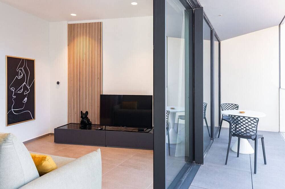 Foto 11 von 30: Mercury Tower Superb 1Br w/Rooftop Pool by ArcoCollection