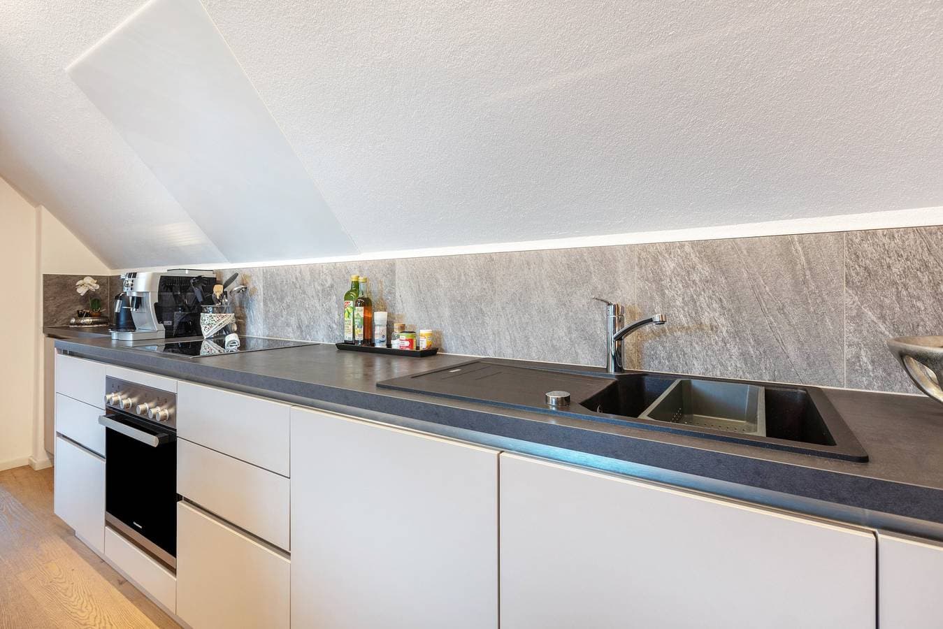 Foto 10 von 29: Ferienwohnung 'Seaview' mit Balkon und Wi-Fi