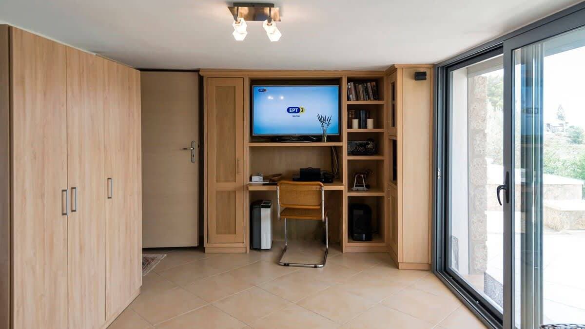 Foto 9 von 21: Porto Cheli Studio - Poolside Lux Getaway
