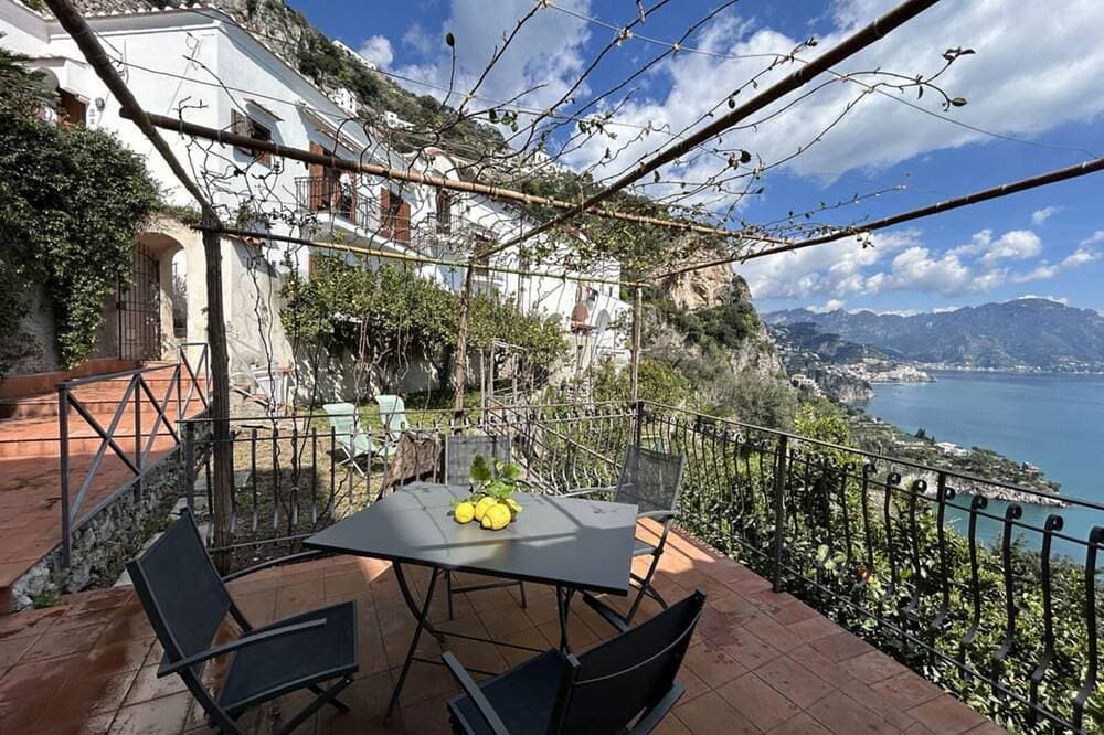 Foto 11 von 14: Sehr schönes Haus mit Meerblick und privaten Gärten und Terrassen