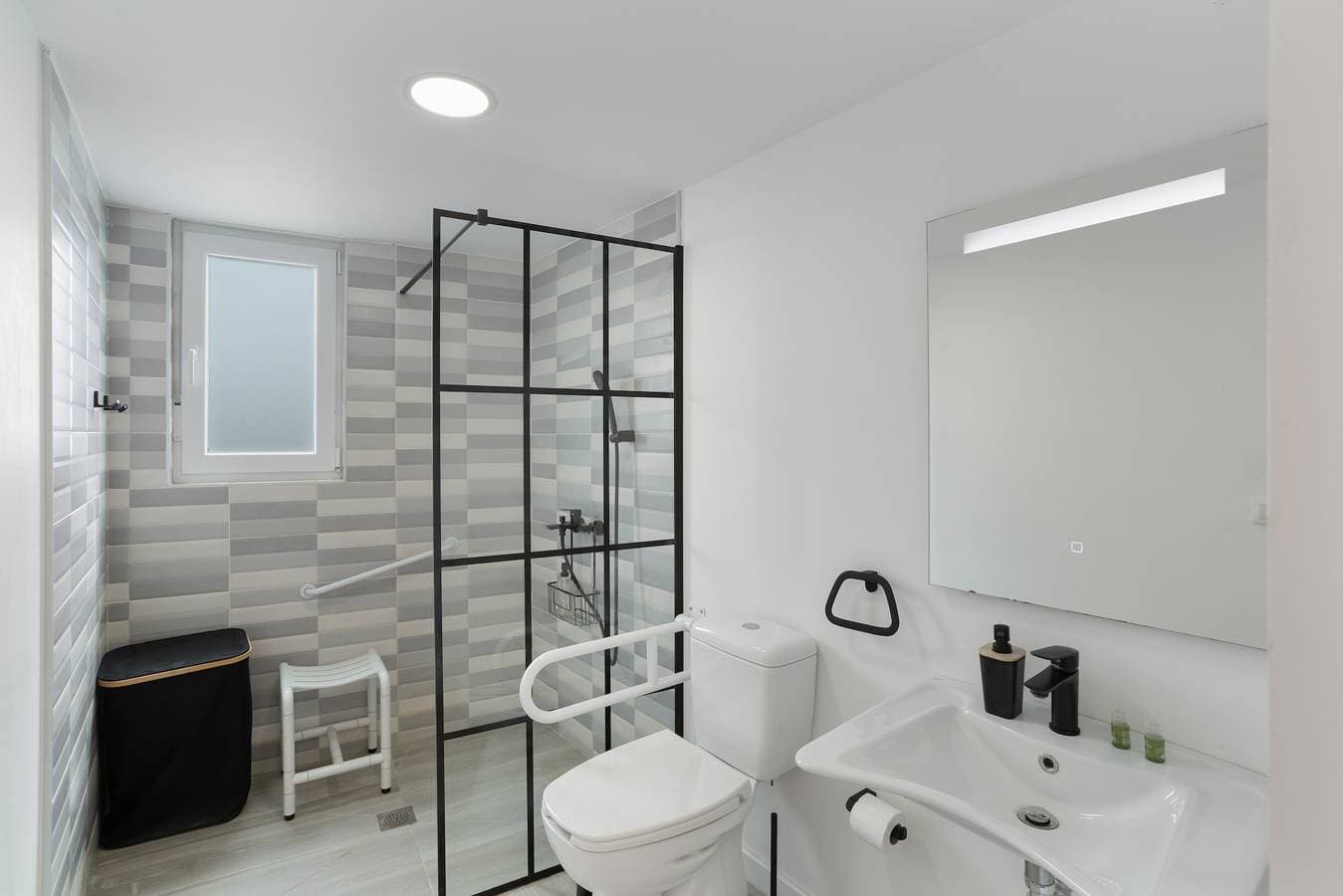 Foto 10 von 30: Ferienhaus 'El Alpendre' mit beheiztem Gemeinschaftspool, Garten und WLAN
