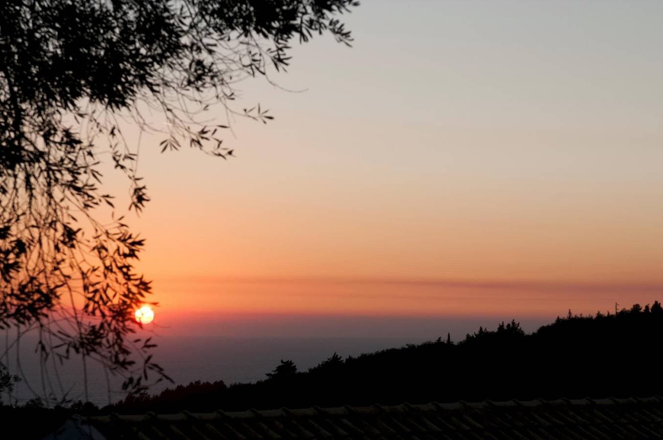 Foto 9 von 18: Romantic Cottage for Adults Only with Sea Views near Beach & Taverna