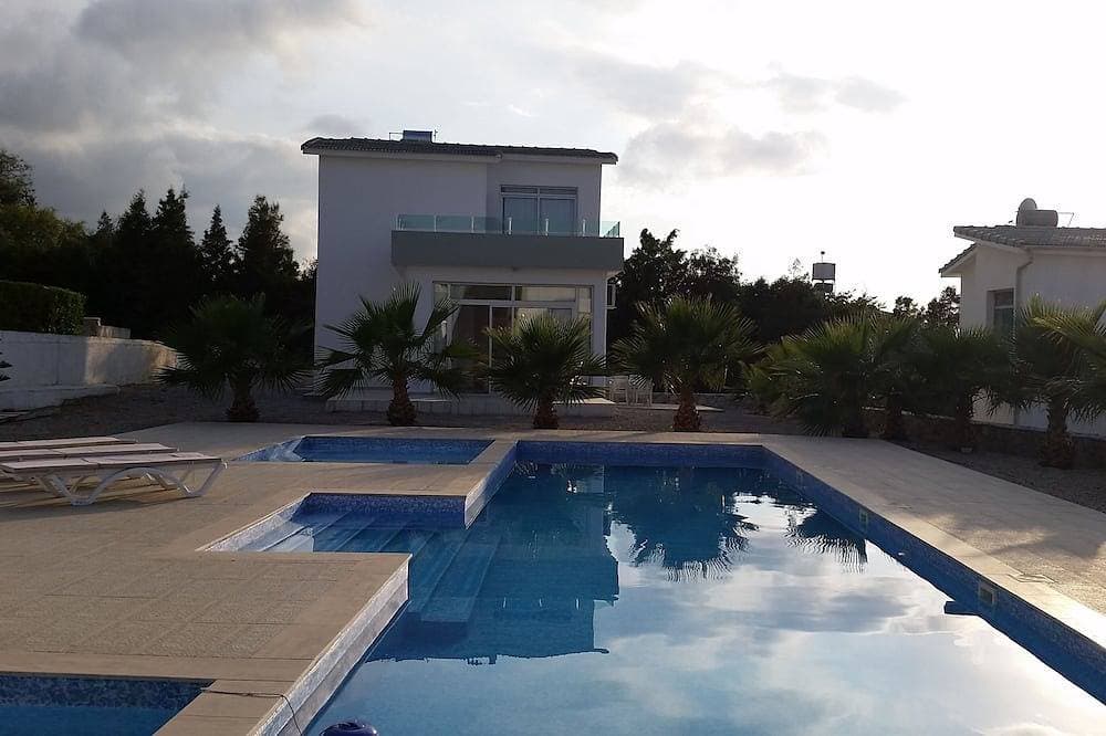 Dorf Lage mit herrlichem Meer / Pool Aussicht, 3 Gehminuten von den Restaurants 1