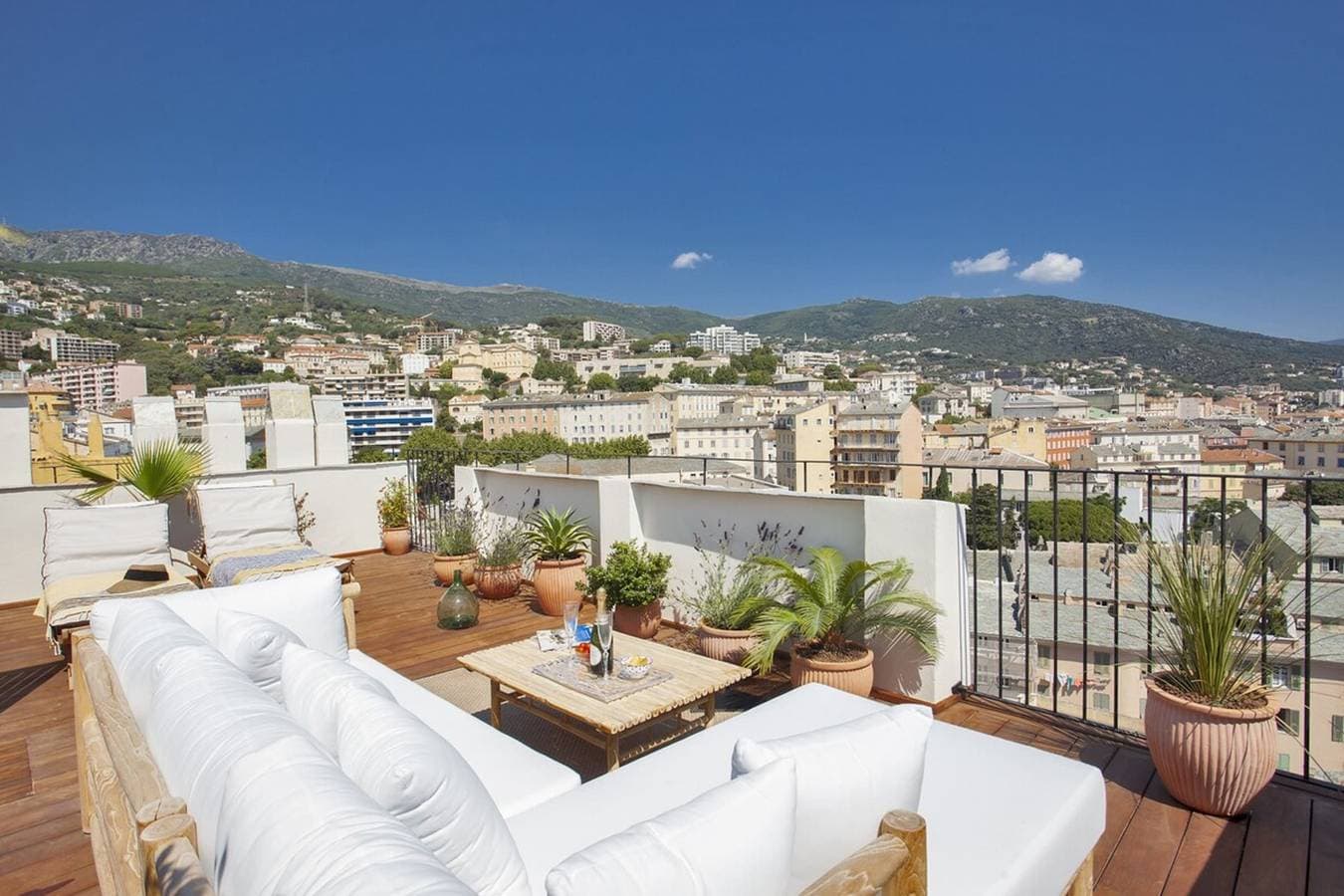 Foto 2 von 45: Appartement de standing avec rooftop de 35m2