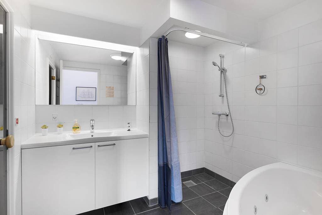 Foto 11 von 19: Schöne Ferienwohnung in erster Reihe mit Panoramablick über die Ebeltoft Buc ht