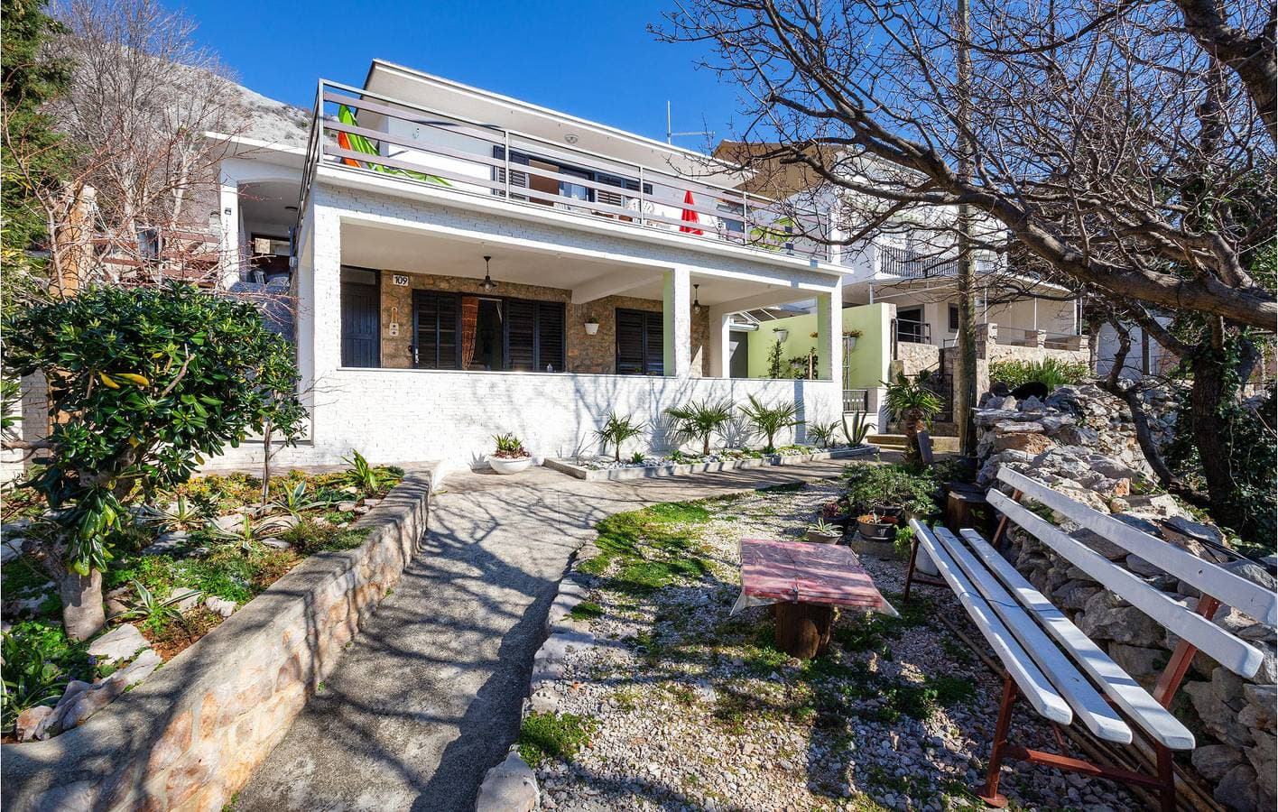 Charmantes Apartment mit Meerblick, Terrasse, WLAN und Parkplatz – 200 m vom Strand entfernt 1