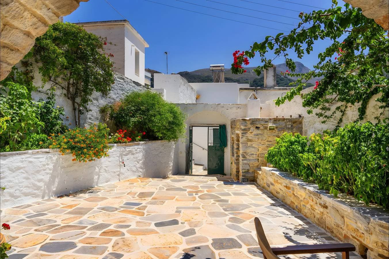 Foto 5 von 45: Ferienhaus „Zeus House“ mit Bergblick, 2 privaten Terrassen & WLAN