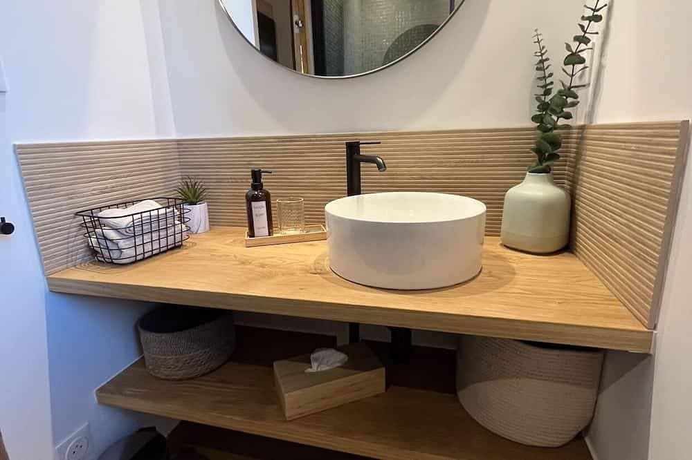 Foto 4 von 25: Lodge Contemporain Avec Jacuzzi en Provence Verte
