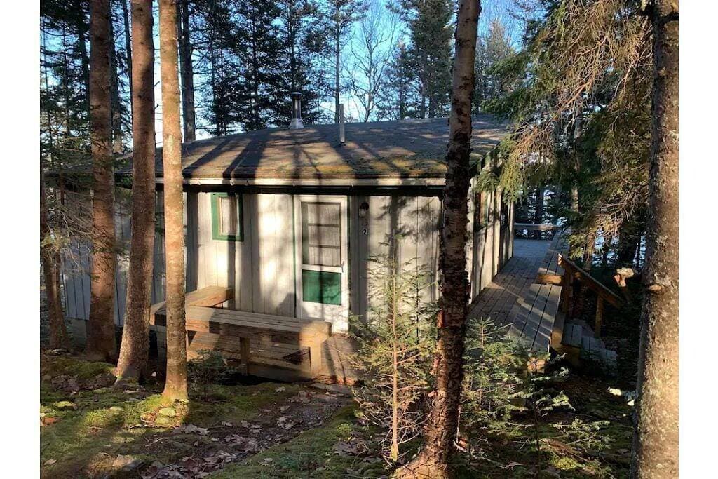 Foto 9 von 45: Driftwood Cottage-on the shore overlooking BassHbr 󰀃