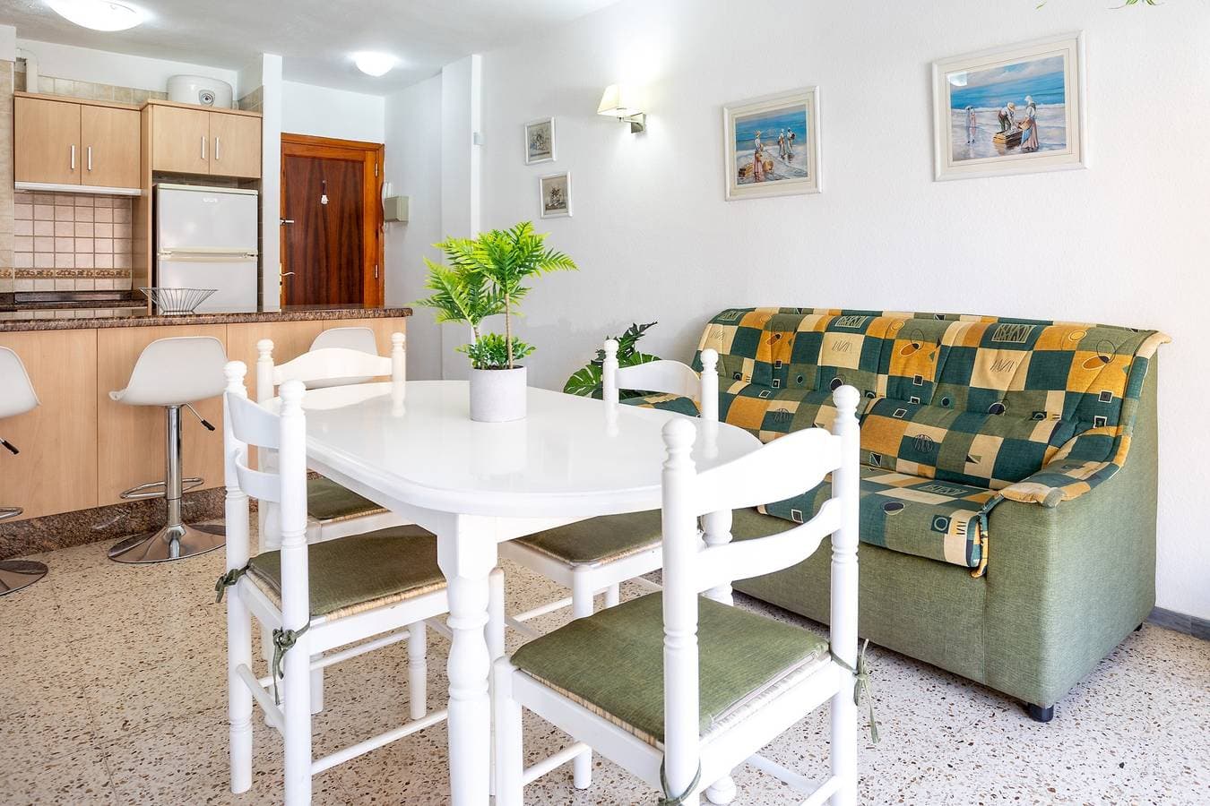 Foto 8 von 66: Ferienwohnung für 4 Personen mit Terrasse