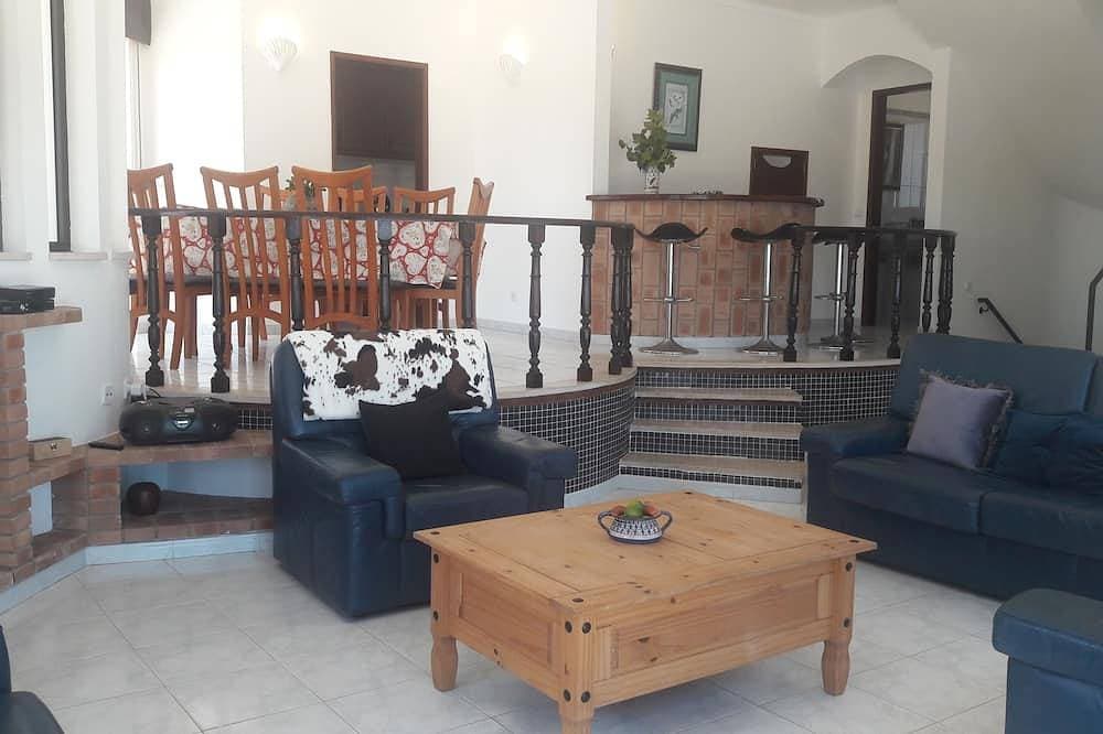 Foto 4 von 30: Schöne private Villa mit großem privatem Pool, nahe am Strand