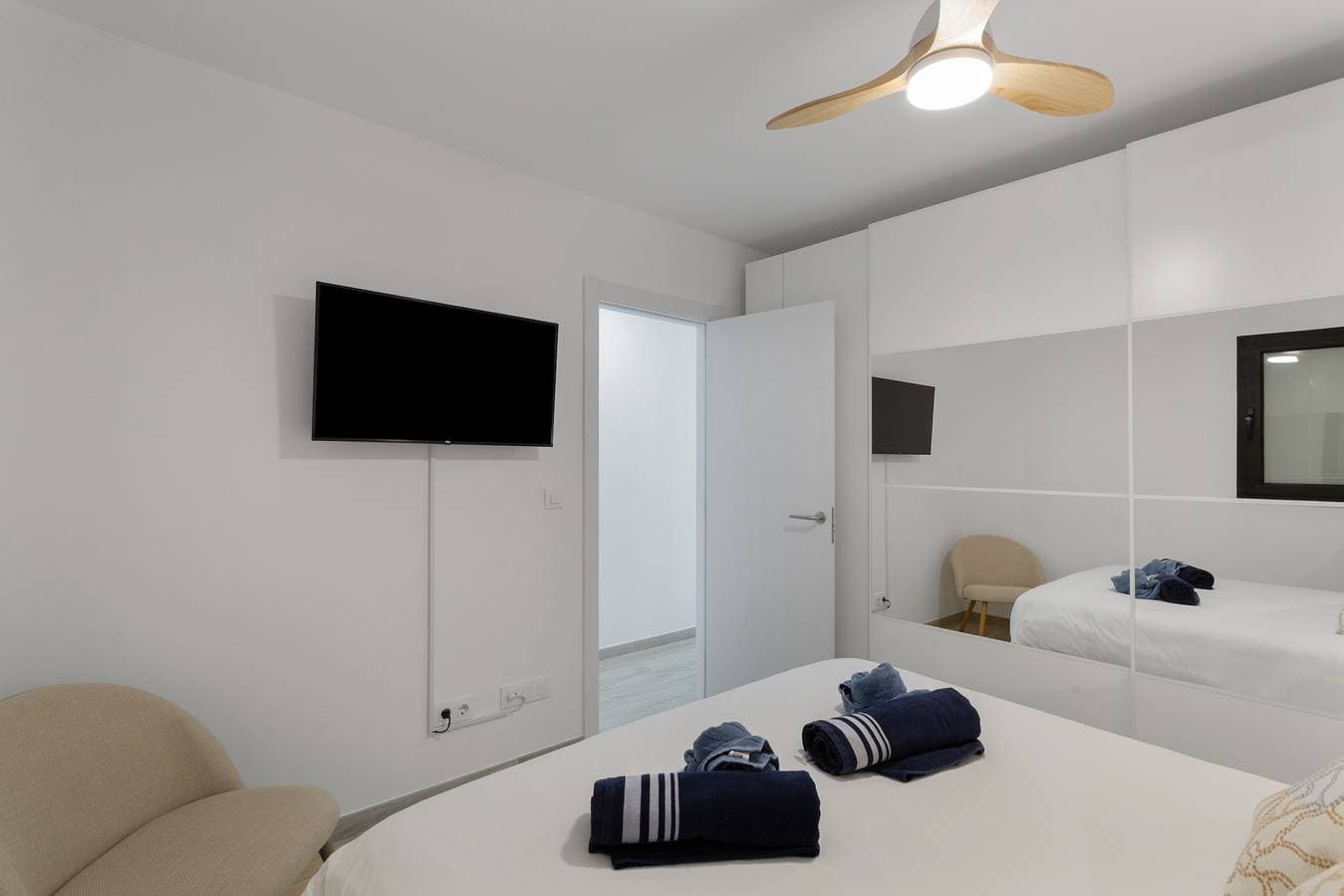 Foto 11 von 29: Ferienwohnung 'Lupama Suite' mit privatem Pool, WLAN und Klimaanlage