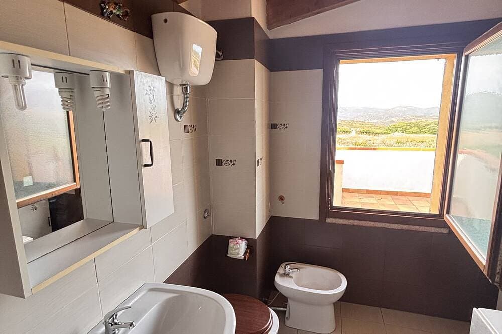 Foto 12 von 30: Landhaus 'Ethnic house & view, Sulcis Relax' mit Bergblick, privater Terrasse & WLAN