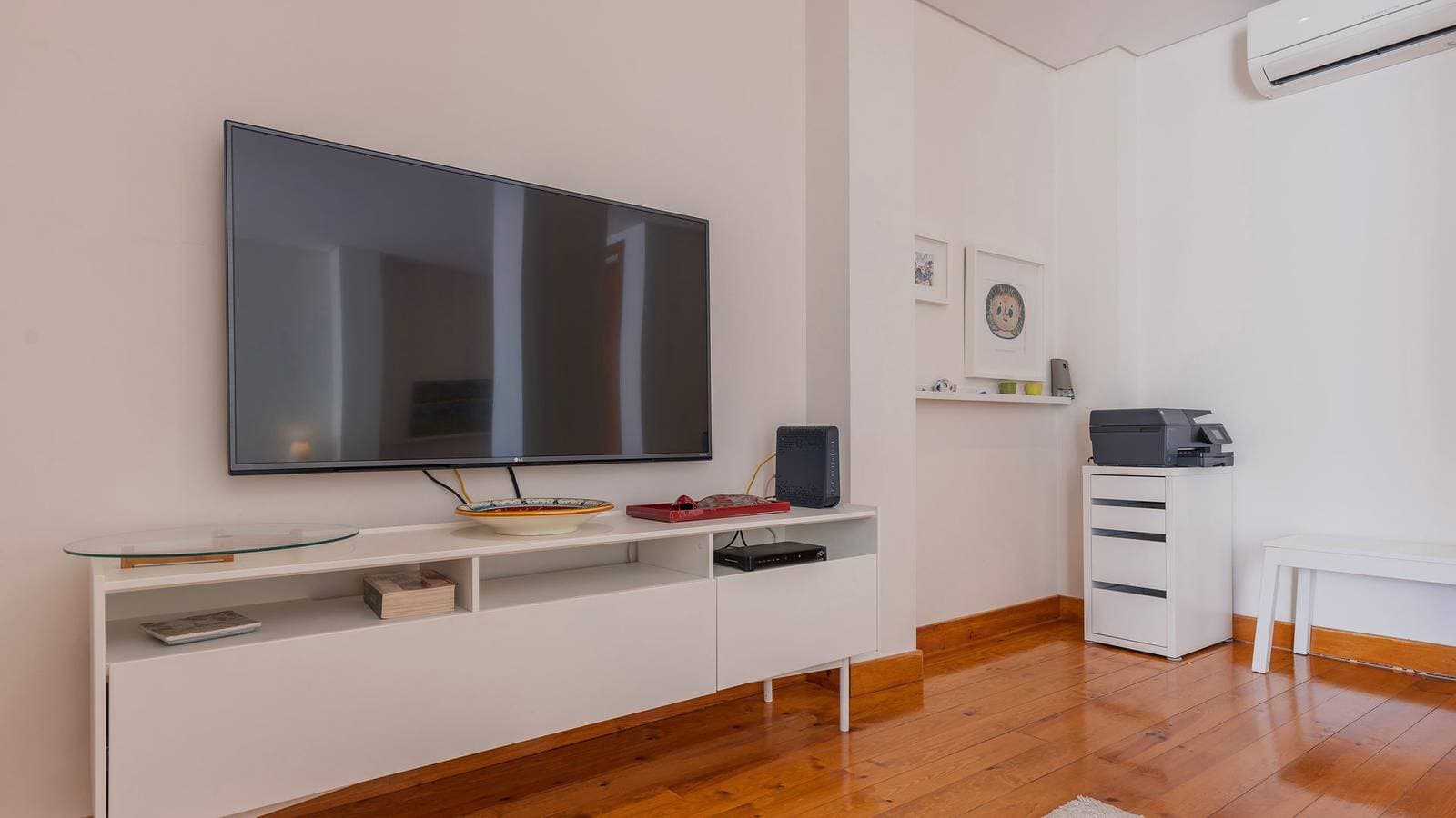 Foto 9 von 27: Luminous 1Bdr Apartment by LovelyStay