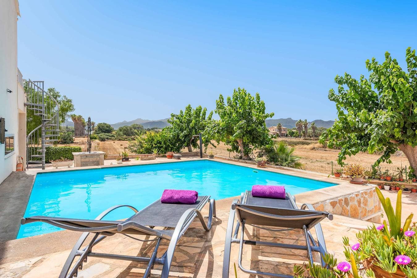Foto 7 von 23: Villa für 4 Personen mit Balkon