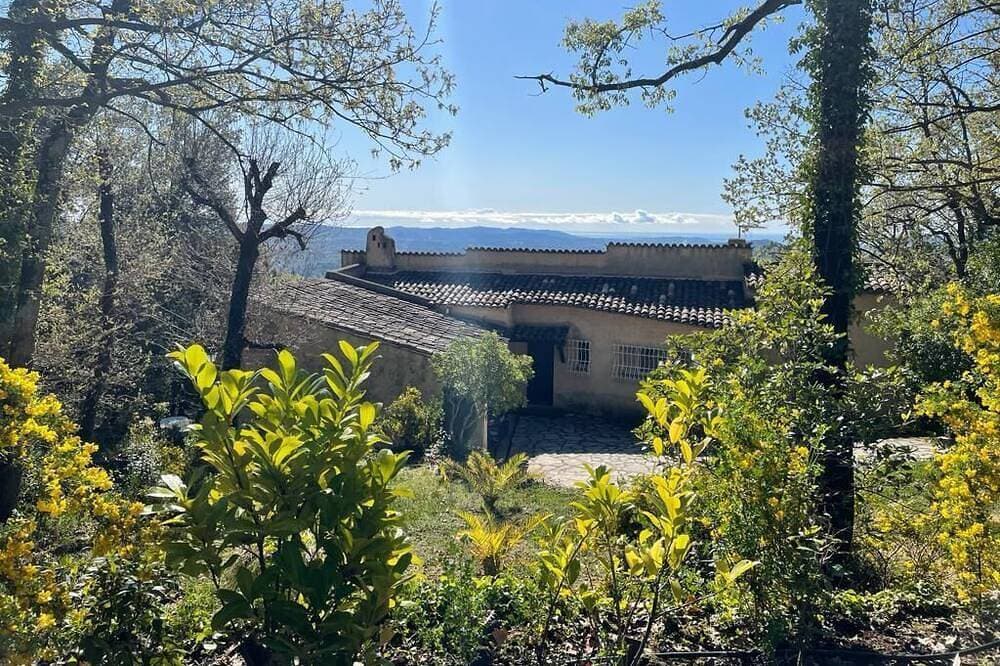 Foto 9 von 18: Schöne Villa an der französischen Riviera Pool und Terrasse