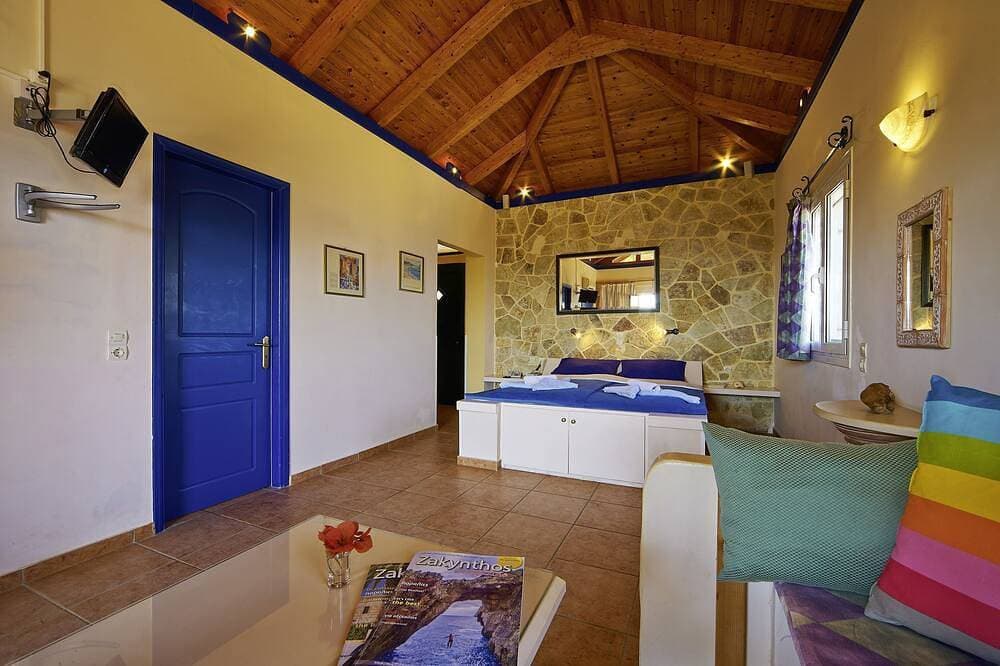 Foto 2 von 12: Villas Cavo Marathia - Studio mit Panorama-Meerblick und Pool in Traumlage