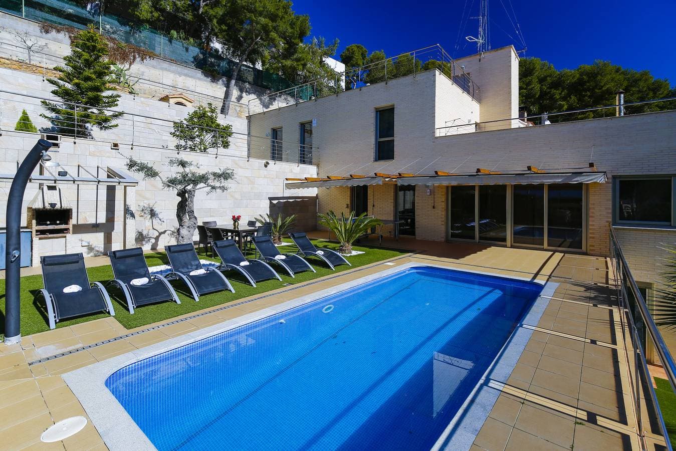 Foto 2 von 60: Villa Nina with private pool, beach at 500m