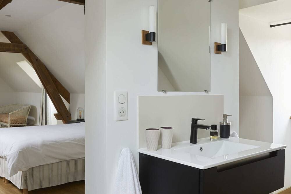 Foto 11 von 30: Large detached family home