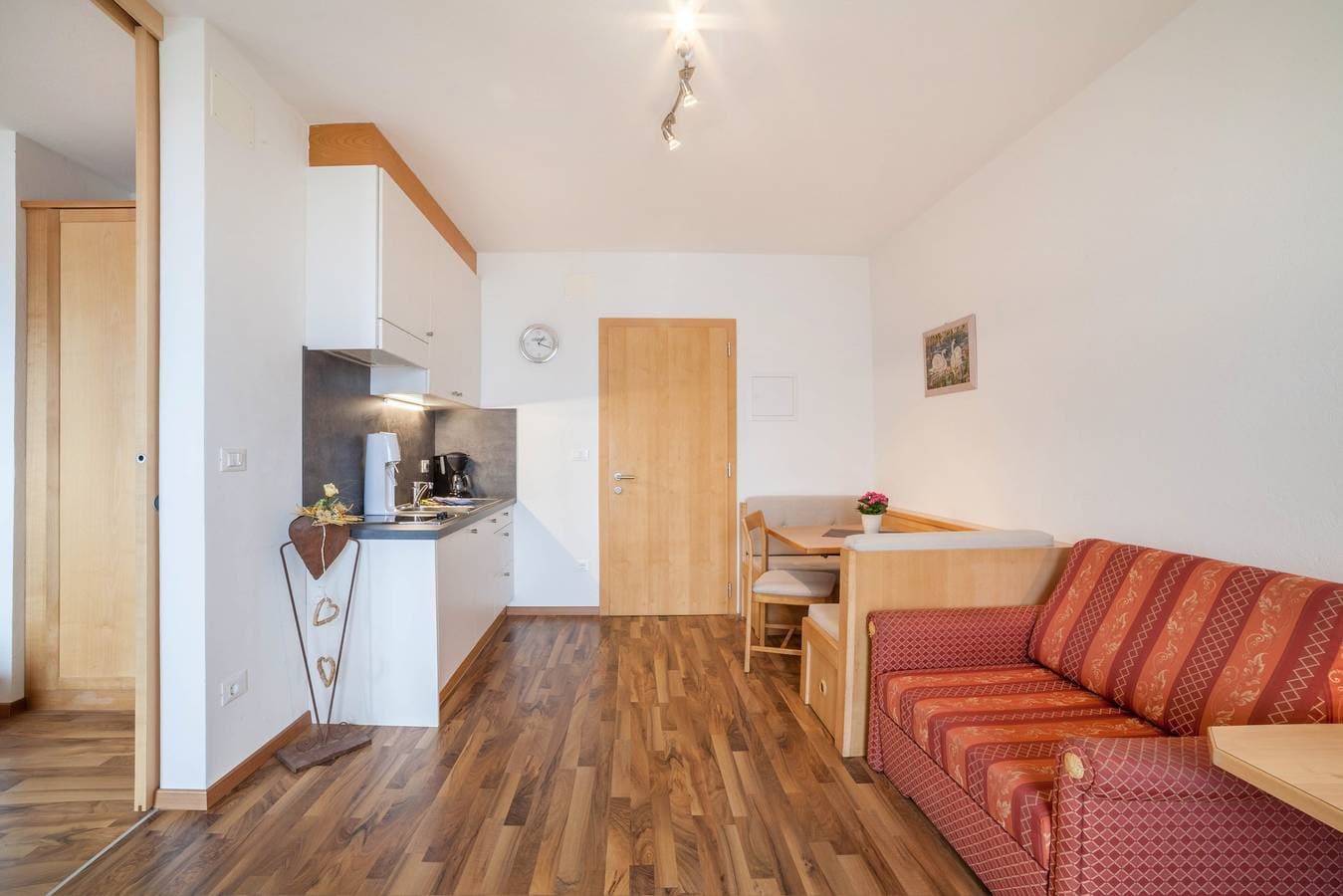 Foto 4 von 27: Ferienwohnung "Haus Hohenrain 3" mit Bergblick, Pool, WLAN, Terrasse & Garten