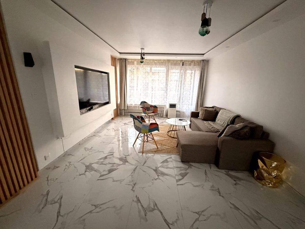 Foto 5 von 22: Two-Bedroom Apartment
