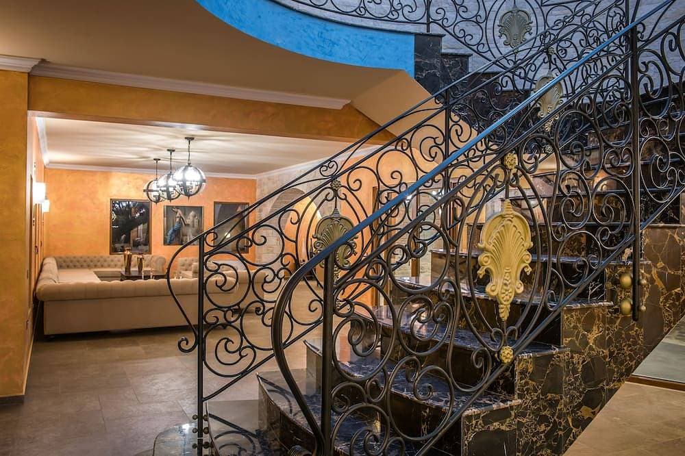 Foto 2 von 30: Strandvilla Kastello Kalliste | 8 Schlafzimmer | 8 Badezimmer