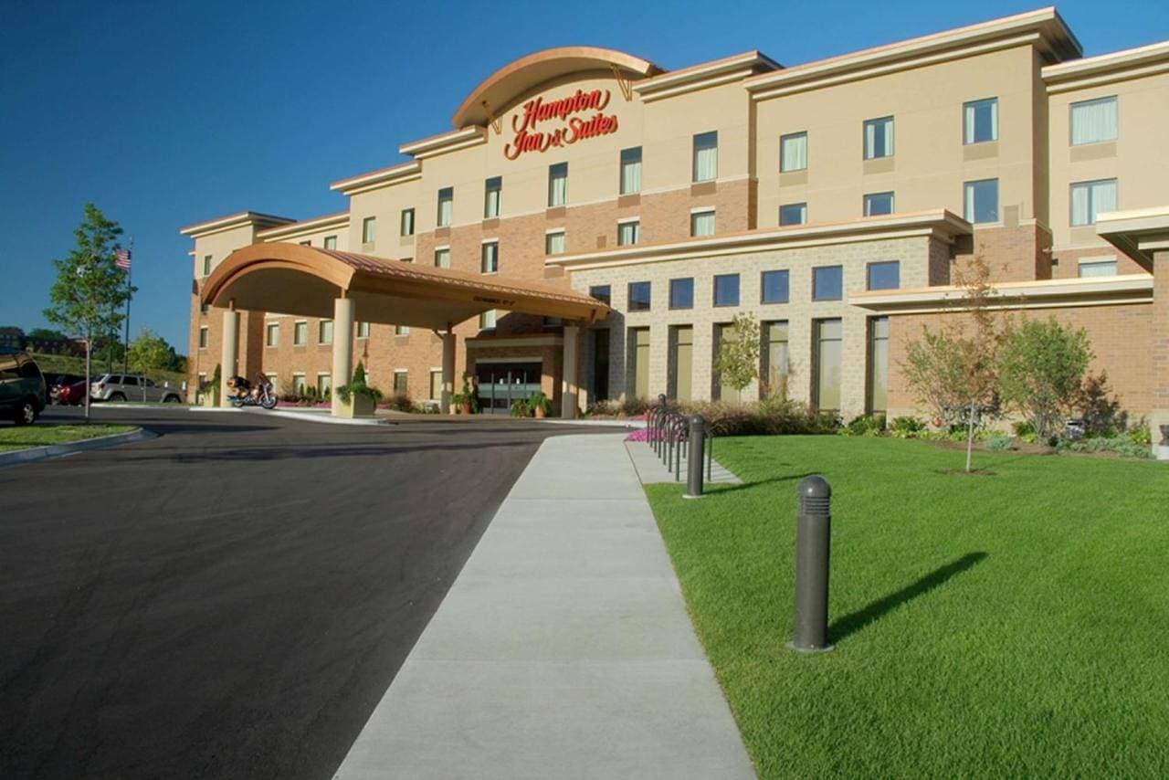 Hampton Inn & Suites Madison - West 1