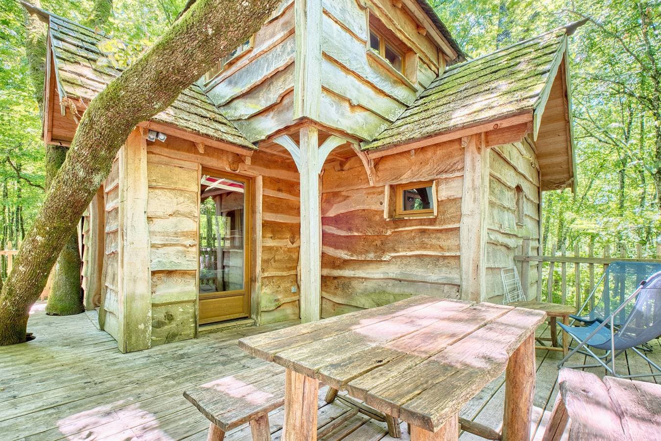 Foto 3 von 27: Cabane Amicie in den Bäumen – Natur-Retreat mit gemeinsamem beheiztem Innenpool