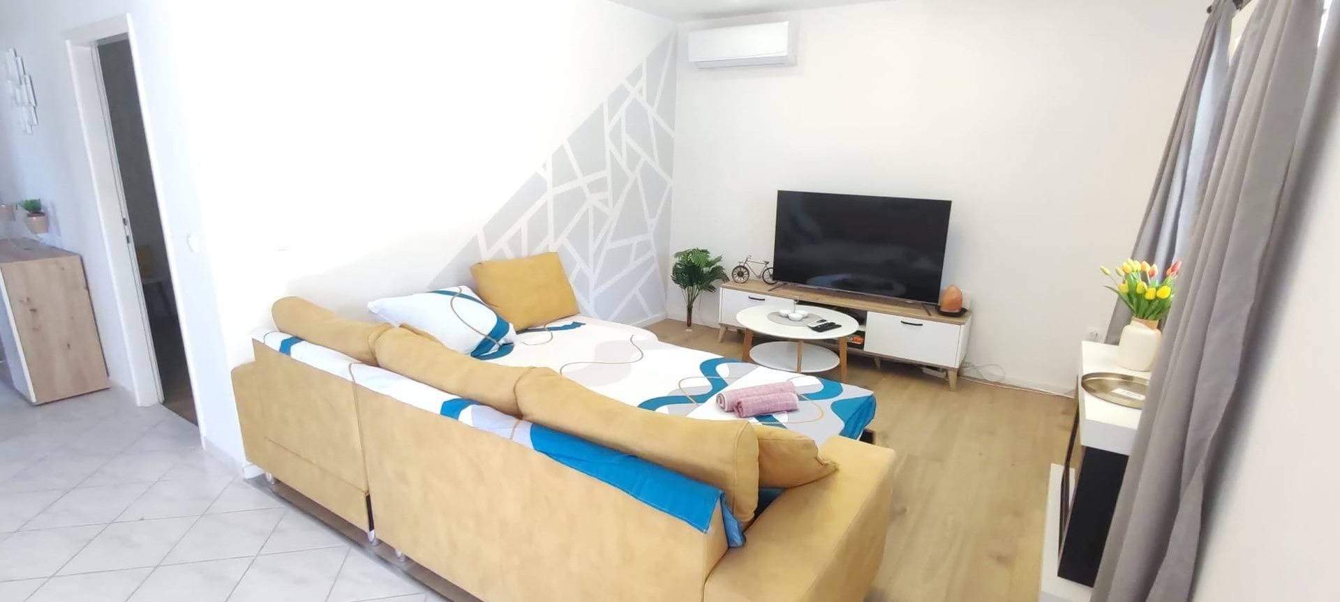 Foto 11 von 12: Ferienwohnung für 4 Personen mit Seeblick