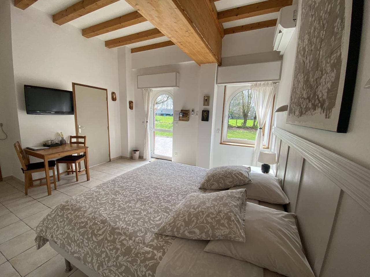Foto 7 von 14: Double Room with Private Bathroom
