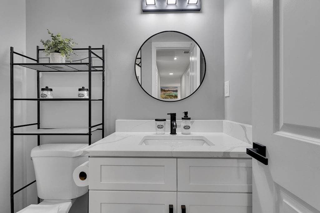 Cozy Modern Beautiful Studio+Parking. Walk to Dc Metro. Perfect for Long Stays! 1